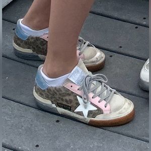 Golden goose 🩷🤩🤍 great condition only worn a couple times